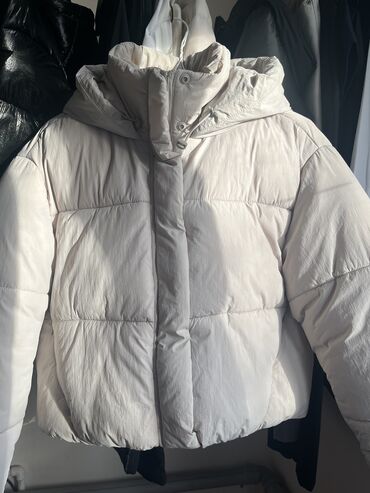 Kurtkalar: ZARA kurtka. Ekru reng s razmer (m razmere de olur) Su ve külek — 11