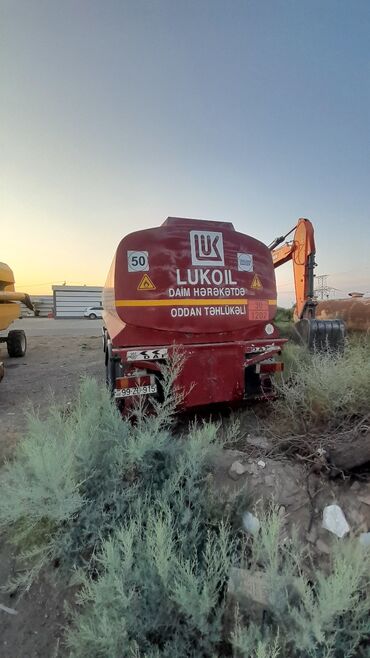 gozellik salonu ucun islenmis avadanliqlari: Yanacaq çəni 34000 lirt tutumu.2 gözlüdü.4 təzə təkər.tək problemi