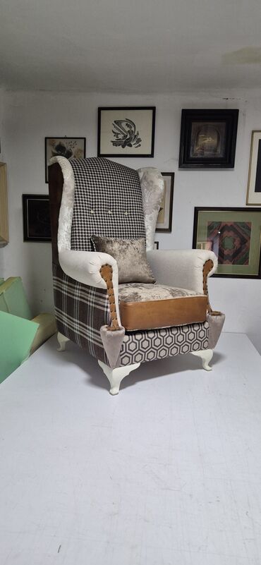 Fotelje: Fotelja sa visokim naslonom i raznolikim presvlakama kombinuje — 5