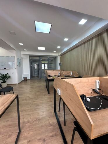 цокольное помещение аренда: Сдаю Офис, 75 м², В бизнес центре, 1 линия, С оборудованием, С отдельным входом