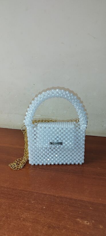 сумка для зала: Сумка ручная работа из бусин, цвет белая размер 18*13*6