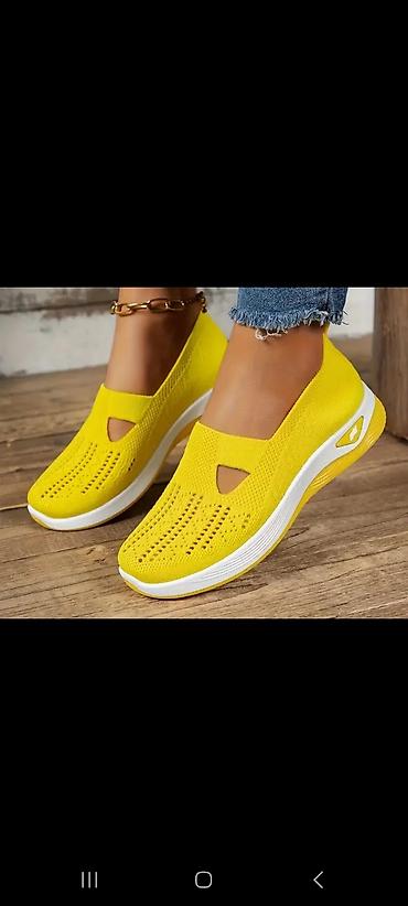 krossovka: Qadınlar üçün slip-on idman ayaqqabısı – parlaq sarı rəng. - Yüngül — 1