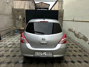 nissan tida arxa stop: Nissan Tiida sedan, gümüşü rəng. - Kuzov: 4 qapılı sedan, orijinal — 7