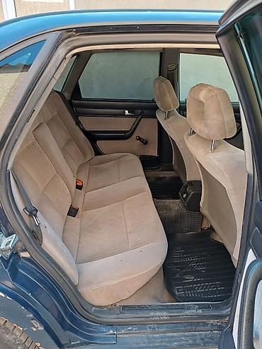 a4 b7: Audi 100: 1992 г., 2 л, Механика, Бензин, Седан — 6