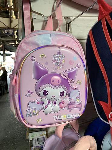 Детский рюкзак Kuromi (Sanrio), розовый. - Дизайн: глянцевая передняя