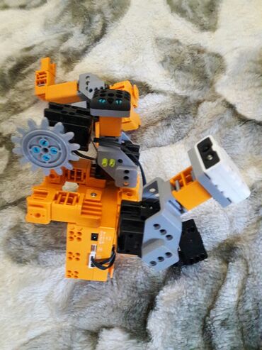 дом игрушки: Продаю образовательный робо конструктор Jimu Не хватает зарядного