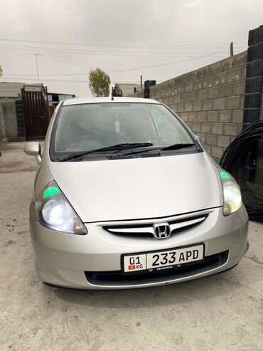 автомобиль фит: Honda Fit: 2003 г., 1.3 л, Вариатор, Бензин, Хэтчбэк