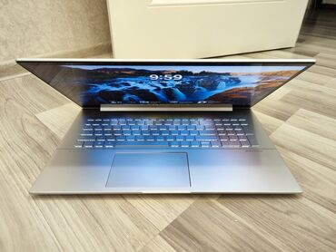 нетбук: Intel Core i7, 20 GB, 17.3 "