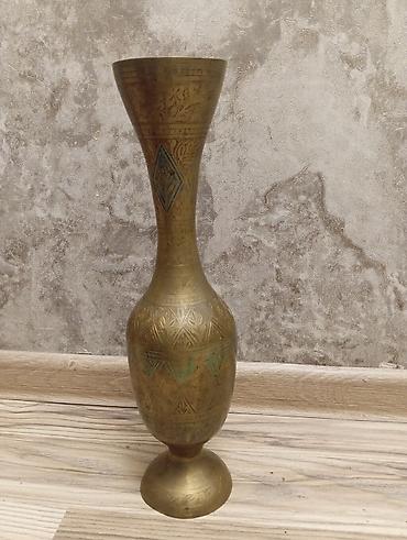 gul qutusu: Bir vaza — 4