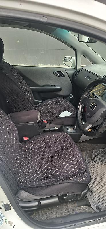 купить авто в кыргызстане с пробегом: Honda Fit: 2002 г., 1.3 л, Вариатор, Бензин, Хэтчбэк — 8