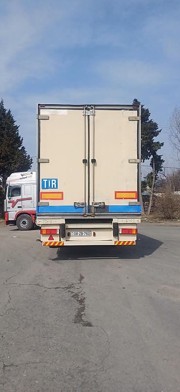 niva maşını: Tentle barter edirem Xüsusiyyətlər: - Korpus: izotermik, tam qapalı — 3
