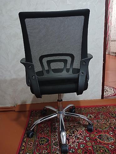 ofis: Erqonomik ofis kreslosu – mesh arxa dayaqlı, qara rəng — 2