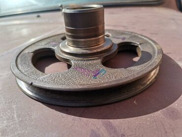 Auto delovi: Remenica radilice Lada 7 Riva,2121 Niva. Polovno, ocuvano. Skinuto sa — 10