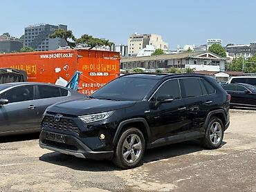 spot: Toyota RAV4: 2021 г., 2.5 л, Гибрид, Кроссовер — 9