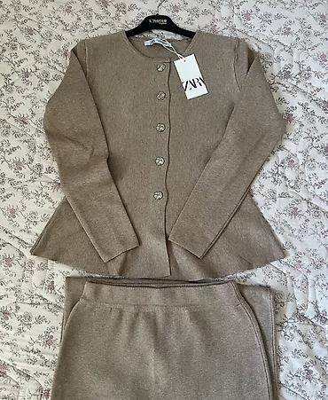 женский кофта: Костюм трикотажный ZARA: кардиган + юбка - Состав комплекта: вязаный — 2