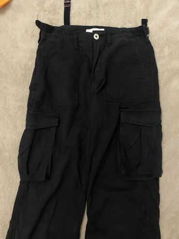 qadin walvarlari: Cinslər, Bershka, 2XS (EU 32), rəng - Qara