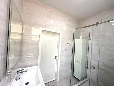 Продажа коттеджей и домов: Срочно! Продаётся просторный двухэтажный дом в Ак Орго с современным — 8