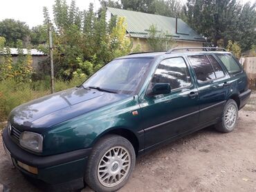 автомобили в аварийном состоянии: Volkswagen Golf: 1995 г., 1.8 л, Механика, Бензин, Универсал