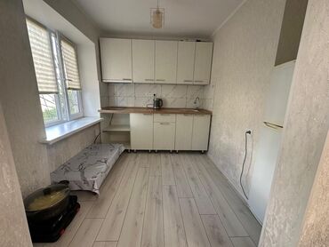 сниму квартиру район кара жыгач: 1 бөлмө, 30 кв. м, 104-серия, 1 кабат, Евроремонт
