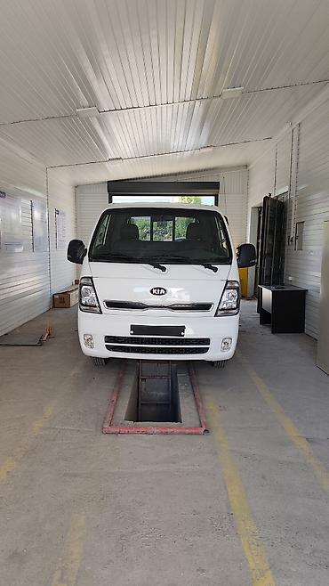 мини фура: Kia K2500 (кабина-шасси/малотоннажный грузовик), белый цвет. 1200 — 2