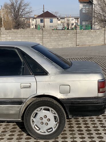 Mazda: Mazda 626: 1988 г., 2 л, Механика, Бензин, Седан — 4