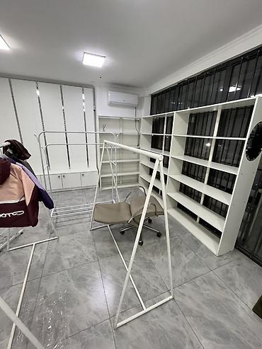 стеллажы: Торговая мебель от магазина детской одежды Продаётся комплект — 3