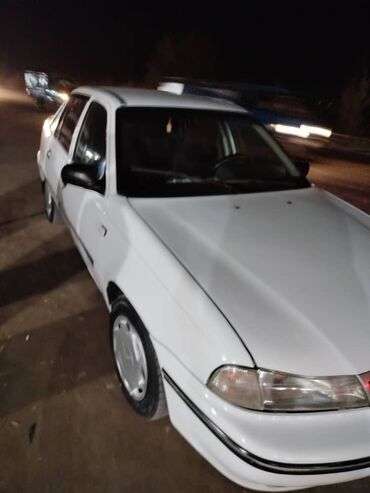 Daewoo: Daewoo Nexia: 1996 г., 1.5 л, Механика, Бензин, Седан