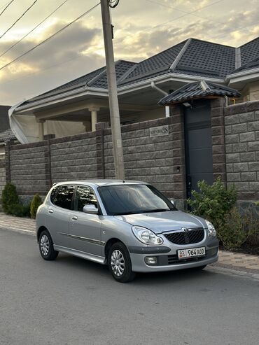 продажа мотороллеров: Daihatsu Sirion: 2004 г., 1.3 л, Механика, Бензин, Хетчбек