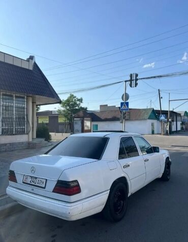 автомобиль мерс: Mercedes-Benz W124: 1988 г., 2.3 л, Механика, Бензин, Седан