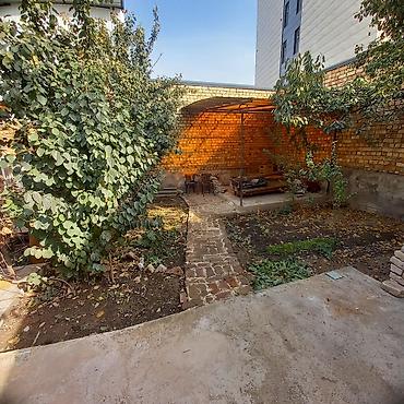 Долгосрочная аренда домов: 60 м², 3 комнаты, Парковка — 1