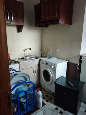 Otaqların uzunmüddətli kirayəsi: Kirayə verilən kiçik mənzil/otaq komplekti - Plan: dəhlizli giriş — 8