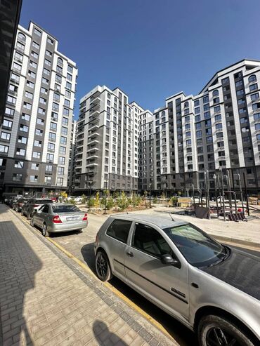 срочно связи переездом: 1 комната, 53 м²