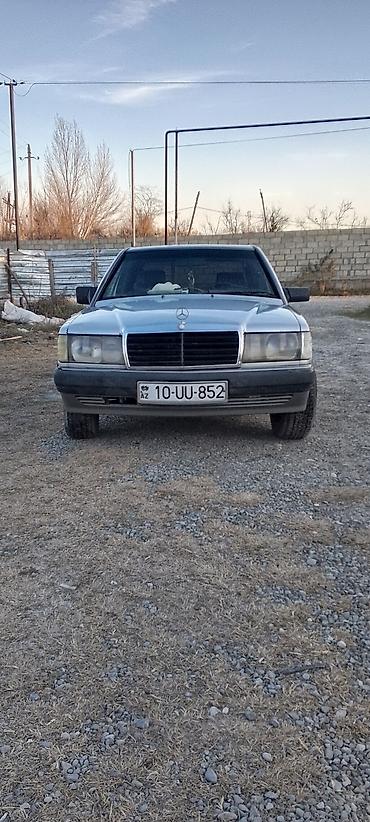 Mercedes-Benz: Mercedes-Benz 190 (W201): 0.2 l | 1990 il Sedan — 1