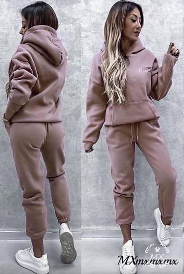 Kompleti: Komplet trenerka 3200 dinara — 3