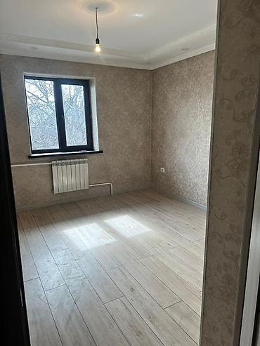 Продажа коттеджей и домов: Продается ДОМ на ж/м Бакай ата 2х этажный с пристройкой Жилая площадь — 9