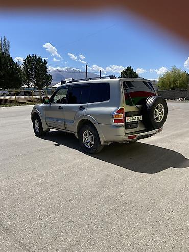 обмен на квартиры: Mitsubishi Montero: 2001 г., 3.5 л, Автомат — 4