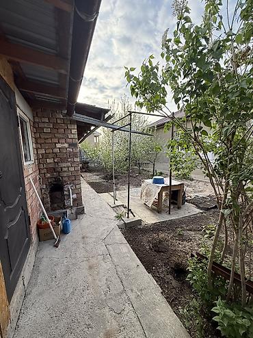 Продажа коттеджей и домов: 🏡 Продаётся участок с домом в Эркин-Тоо 2 📍 Тихий и перспективный — 3