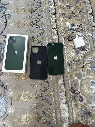 Apple iPhone: IPhone 13, Б/у, 256 ГБ, Зеленый, Зарядное устройство, Защитное стекло, Чехол, 78 %