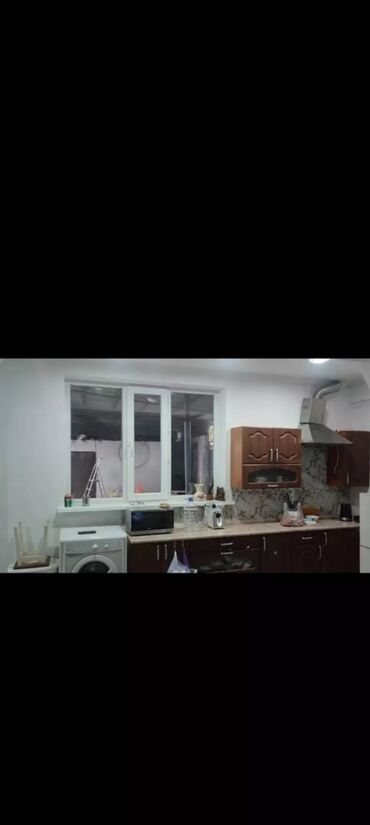 снять квартиру в бишкеке на долгий срок: 60 кв. м, 3 бөлмө, Унаа токтотуучу жай, Забор, тосулган