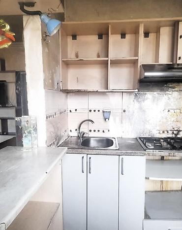 Köhnə tikili: - Plan: ayrıca qonaq otağı və yataq otağı, mətbəx zonası, sanitar — 9