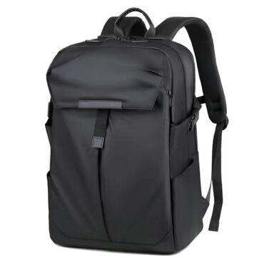 сумка для авто: Рюкзак из водонепроницаемого дышащего материала. Есть держатель для