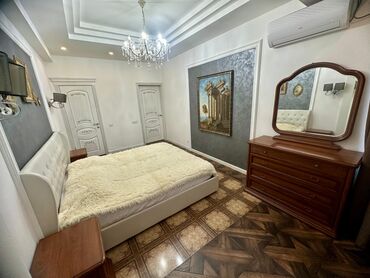 Посуточная аренда квартир: 3 комнаты, Душевая кабина, Постельное белье, Кондиционер — 2