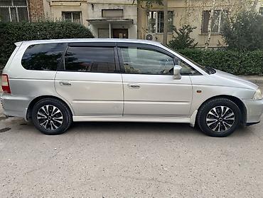 Honda Stream: 2000 г., Газ, Универсал
