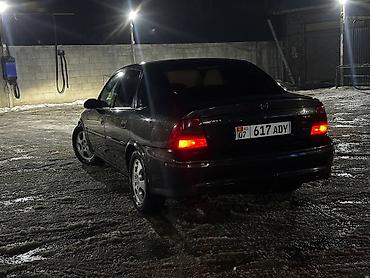 Opel: Opel Vectra: 2001 г., 1.8 л, Механика, Седан — 10