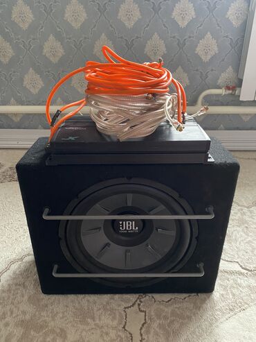 авто усилител: Сабвуфер в оригинале JBL +усилитель провода полный комплект at lalafo.kg авто усилител: Сабвуфер в оригинале JBL +усилитель провода полный комплект