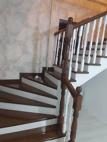 Деревянные лестницы: Деревянная лестница Для дома, Форма лестницы: Много-маршевая, Стиль: Классический — 6