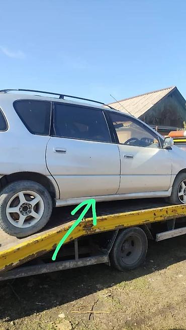 Другие детали кузова: Toyota Ipsum — на разбор - Кузов: универсал/минивэн, 5 дверей. Цвет — 7