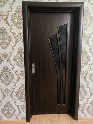 otağ qapısı: Qonaq otağı üçün İşlənmiş Otaq qapısı 80x200 sm Plintus ilə, Zəmanətsiz, Ünvandan götürmə