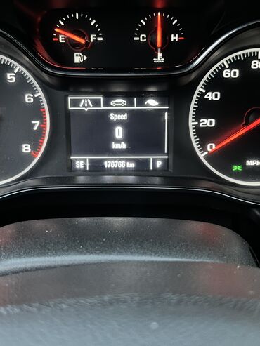 Chevrolet: Chevrolet Cruze: 1.4 l | 2019 il 176000 km Sedan — 9