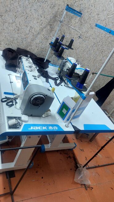 айфон х бу бишкек: Тигүүчү машина Jack, Компьютерлештирилген, Автомат